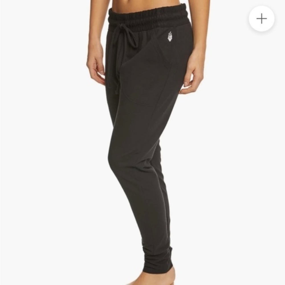 Free People Movement size M black stretch knit relaxed fit pull-up sweat pants
